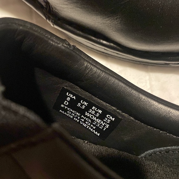 Red Wing Slip Resistant Oil Resistant Shoes - Picture 6 of 8